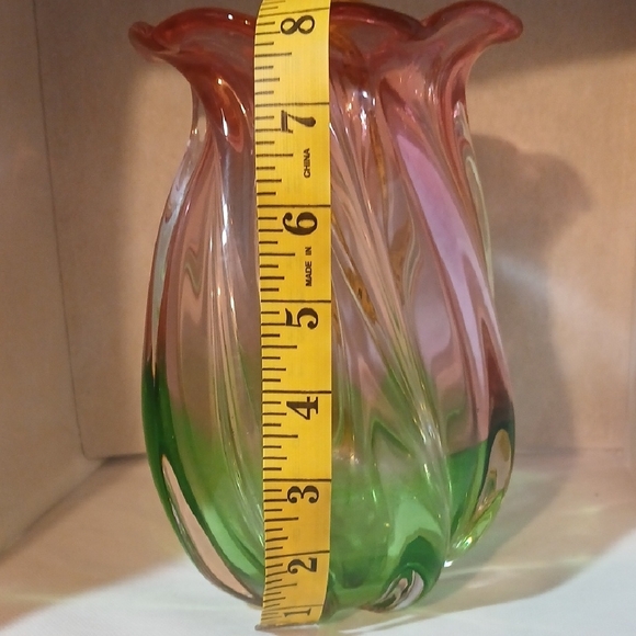Elegant Pink and Green Glass Vase - Picture 5 of 6